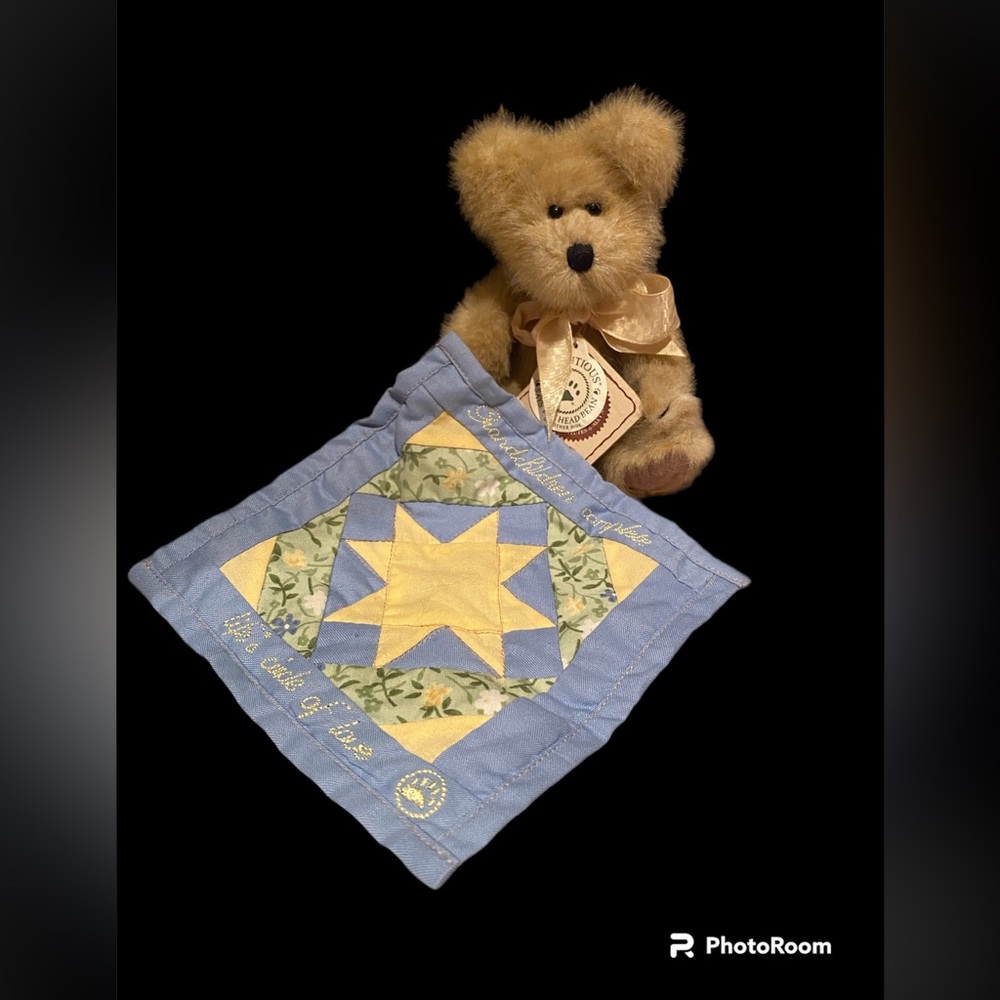Boyd’s Bear Grandchildren Complete Life’s Circle of Love Bear